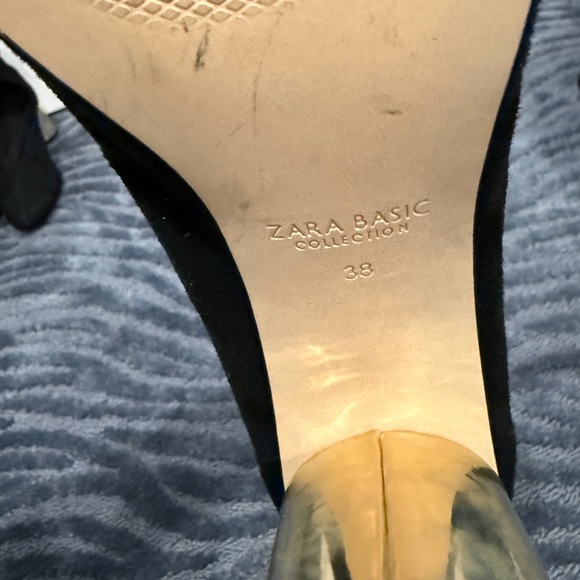 ZARA Black Women's Suede Sock Booties With Gold Hardware - Picture 4 of 4